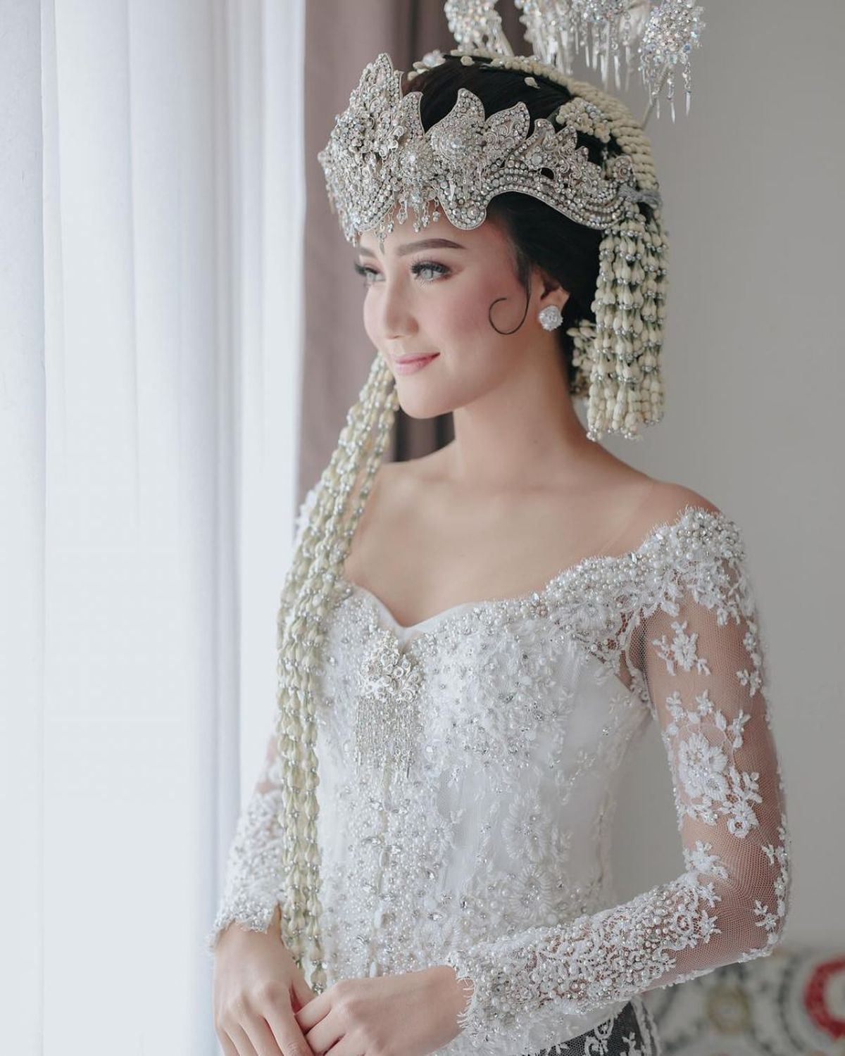 elegannya-pengantin-sunda-berikut-adat-adat-pernikahan-suku-sunda